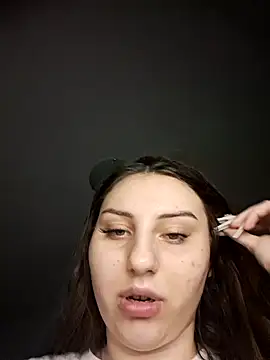 Snapshot of KarinaCelinne chatting on December 6, 2024, 10:35 pm KarinaCelinne online show from December 6, 2024, 10:35 pm