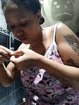 Snapshot of devi_black13_ chatting on January 14, 2025, 7:32 pm devi black13  online show from January 14, 2025, 7:32 pm