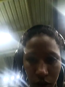 Snapshot of devi_black13_ chatting on December 6, 2024, 2:40 am devi black13  online show from December 6, 2024, 2:40 am