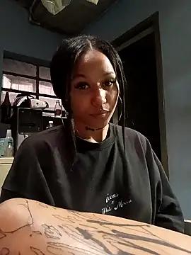 Snapshot of devi_black13_ chatting on December 24, 2024, 10:17 pm devi black13  online show from December 24, 2024, 10:17 pm