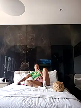 Snapshot of devi_black13_ chatting on October 9, 2025, 5:24 pm devi black13  online show from October 9, 2025, 5:24 pm