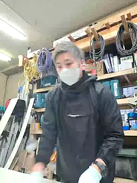 Snapshot of da--------i chatting on March 7, 2025, 6:35 am da--------i online show from March 7, 2025, 6:35 am