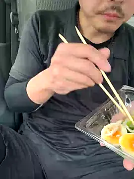 Snapshot of da--------i chatting on October 25, 2025, 3:28 am da--------i online show from October 25, 2025, 3:28 am