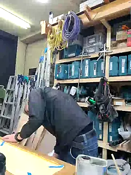 Snapshot of da--------i chatting on February 19, 2025, 9:50 am da--------i online show from February 19, 2025, 9:50 am