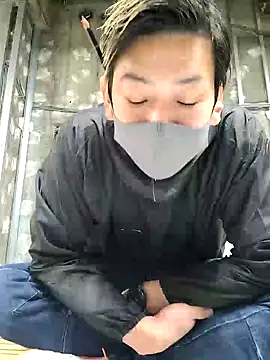 Snapshot of da--------i chatting on December 9, 2024, 9:49 am da--------i online show from December 9, 2024, 9:49 am