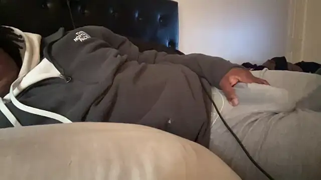 Snapshot of tokenkingtn chatting on November 15, 2025, 6:34 pm tokenkingtn online show from November 15, 2025, 6:34 pm