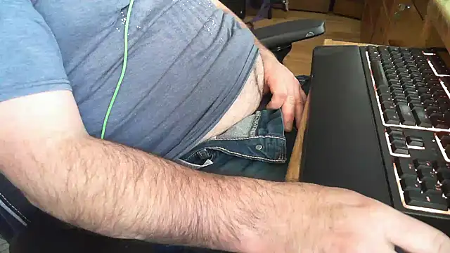 Snapshot of ThickGrowerDad chatting on January 13, 2025, 9:42 pm ThickGrowerDad online show from January 13, 2025, 9:42 pm