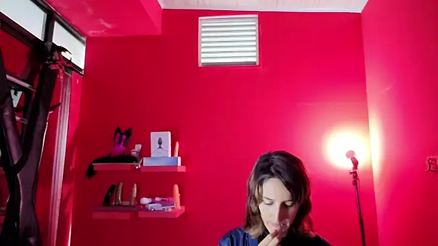 Ambar Roux  online show from February 6, 2026, 1:07 pm