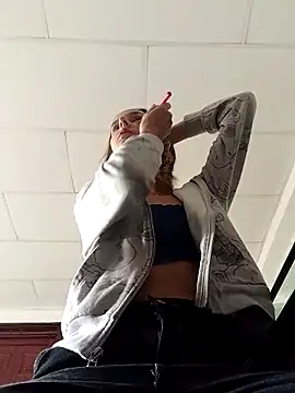 Ambar Roux  online show from October 31, 2025, 1:30 pm