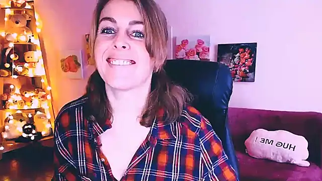 Hot Milady online show from January 24, 2025, 8:02 am