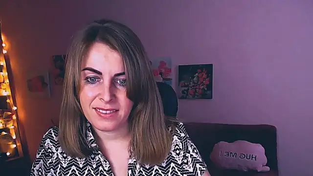 Hot Milady online show from January 31, 2025, 7:39 am