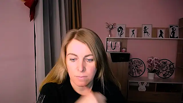 Hot Milady online show from January 17, 2025, 8:02 am