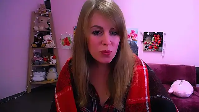 Hot Milady online show from February 13, 2026, 8:47 am