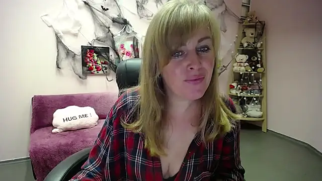 Hot Milady online show from November 6, 2025, 8:07 am