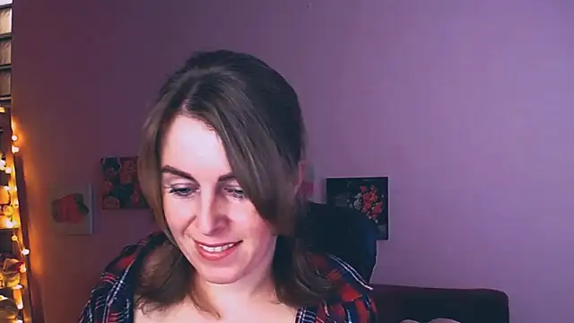 Hot Milady online show from January 28, 2025, 7:32 am