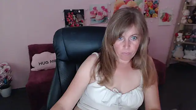 Hot Milady online show from July 3, 2026, 7:26 am