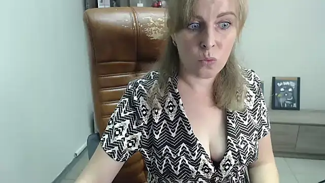 Hot Milady online show from September 9, 2025, 6:56 am