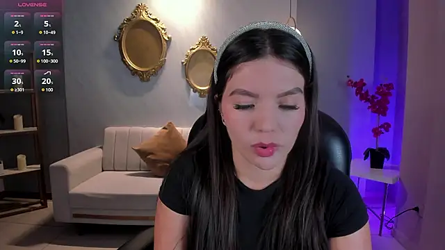 ValeriaRoldanX online show from February 4, 2026, 11:49 am