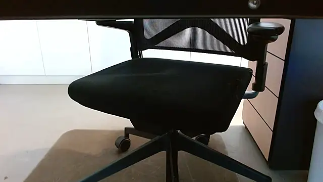 lovewalknaked online show from November 25, 2025, 2:39 pm