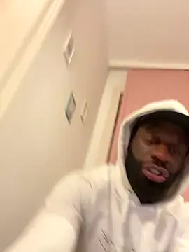 MacTroy online show from October 27, 2025, 10:54 pm