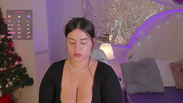 Snapshot of Miamontoya chatting on December 16, 2025, 1:37 pm Miamontoya online show from December 16, 2025, 1:37 pm