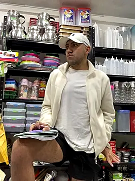 Snapshot of JuanZapata33 chatting on November 24, 2025, 10:43 pm JuanZapata33 online show from November 24, 2025, 10:43 pm