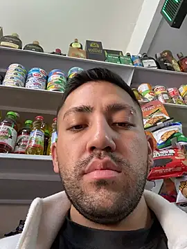 JuanZapata33 online show from February 20, 2026, 8:44 pm