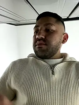 Snapshot of JuanZapata33 chatting on December 16, 2025, 2:16 am JuanZapata33 online show from December 16, 2025, 2:16 am