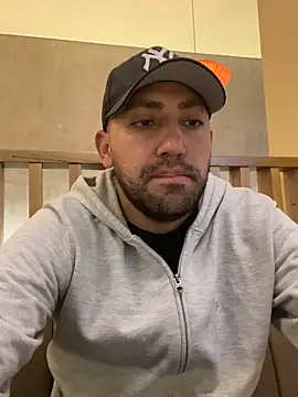 Snapshot of JuanZapata33 chatting on December 17, 2025, 10:59 pm JuanZapata33 online show from December 17, 2025, 10:59 pm