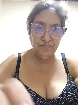 Snapshot of florecita69 chatting on May 3, 2026, 1:22 am florecita69 online show from May 3, 2026, 1:22 am