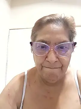 florecita69 online show from January 16, 2026, 2:43 pm