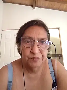 florecita69 online show from November 11, 2025, 2:34 pm