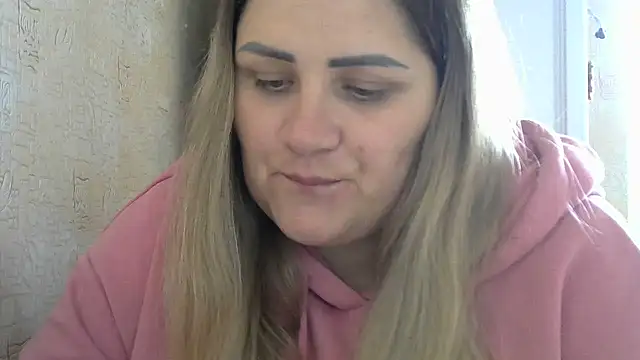 Snapshot of Honeydew-Waves chatting on October 3, 2025, 9:00 am Honeydew-Waves online show from October 3, 2025, 9:00 am