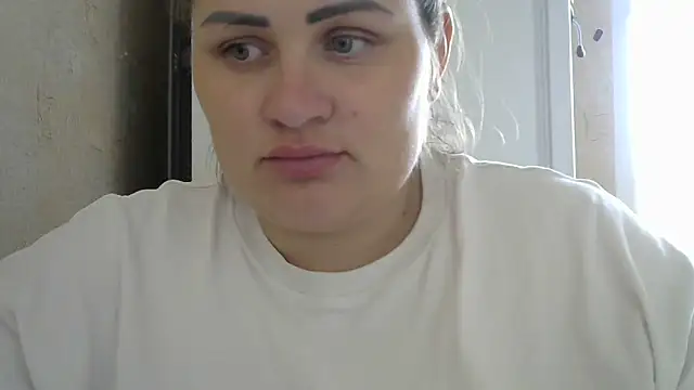 Snapshot of Honeydew-Waves chatting on September 19, 2025, 7:12 am Honeydew-Waves online show from September 19, 2025, 7:12 am