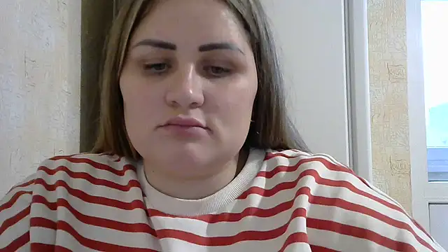 Snapshot of Honeydew-Waves chatting on December 5, 2024, 12:28 pm Honeydew-Waves online show from December 5, 2024, 12:28 pm