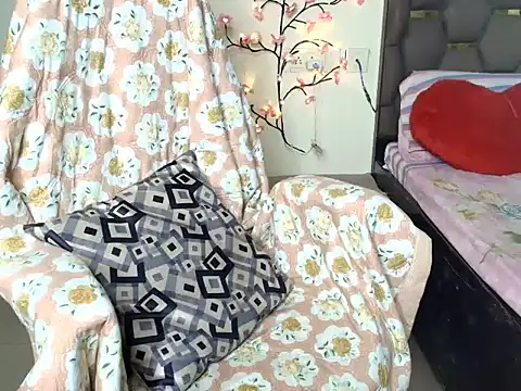 CUTE princess 143 online show from May 13, 2026, 12:56 pm
