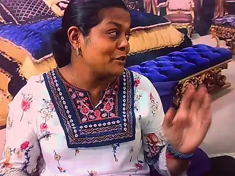 indianCherryPie online show from February 2, 2026, 5:28 am