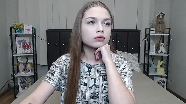 Snapshot of LaraPika chatting on November 19, 2025, 6:02 am LaraPika online show from November 19, 2025, 6:02 am