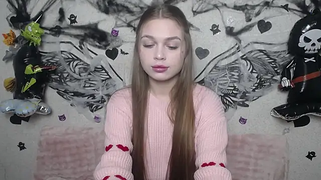 Snapshot of LaraPika chatting on November 3, 2025, 6:11 pm LaraPika online show from November 3, 2025, 6:11 pm