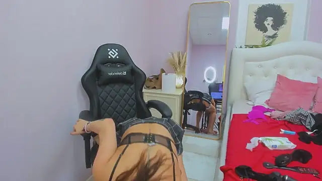 Snapshot of EricaAndPenelopa chatting on October 19, 2025, 3:09 am EricaAndPenelopa online show from October 19, 2025, 3:09 am