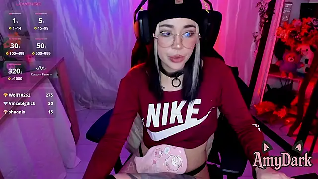 Snapshot of _AmyDark chatting on November 19, 2025, 12:21 am AmyDark online show from November 19, 2025, 12:21 am