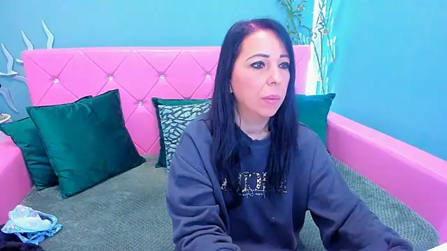 Snapshot of LauraSin chatting on December 1, 2025, 4:24 am LauraSin online show from December 1, 2025, 4:24 am