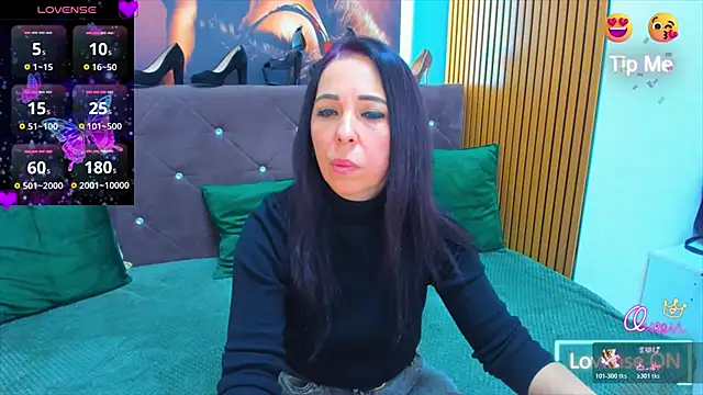 Snapshot of LauraSin chatting on February 4, 2026, 6:58 pm LauraSin online show from February 4, 2026, 6:58 pm