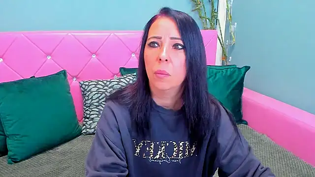 Snapshot of LauraSin chatting on November 13, 2025, 4:16 am LauraSin online show from November 13, 2025, 4:16 am