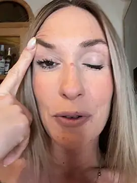 lola tentatiion online show from December 13, 2025, 8:04 pm