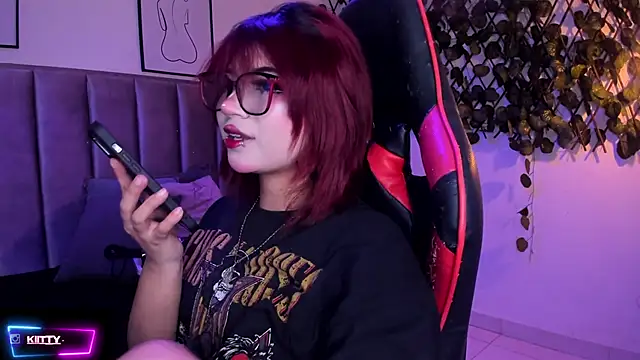 Kitty Gang online show from November 20, 2025, 2:12 am