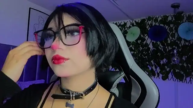 Snapshot of Kitty_Gang chatting on May 20, 2026, 1:02 am Kitty Gang online show from May 20, 2026, 1:02 am