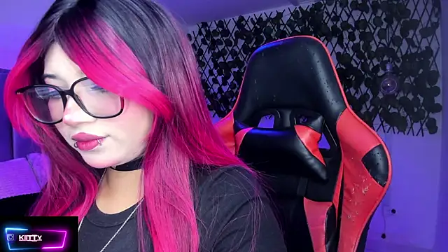 Kitty Gang online show from February 14, 2026, 1:28 am