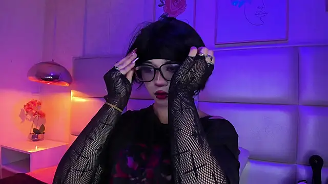 Snapshot of Kitty_Gang chatting on June 8, 2026, 10:54 pm Kitty Gang online show from June 8, 2026, 10:54 pm