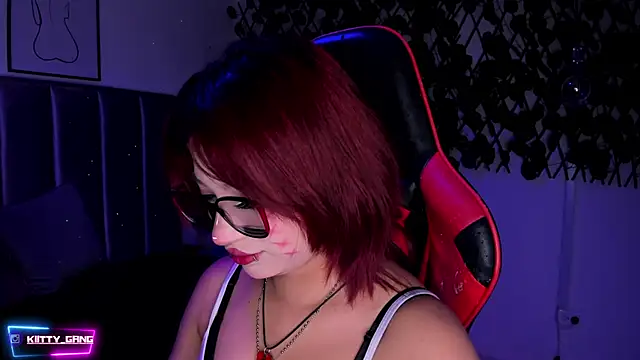 Kitty Gang online show from November 13, 2025, 2:15 am